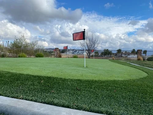 Putting Greens / Greens de Golf