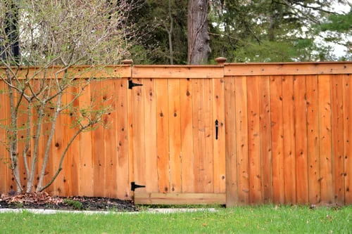 Wood Privacy Fence / Cerca de Madera